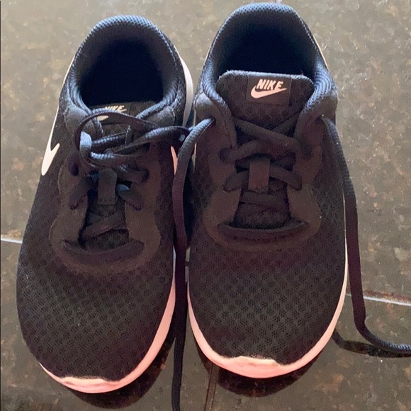 SOLD EUC Preschool Nike Tanjun Size 13C - Picture 2 of 6
